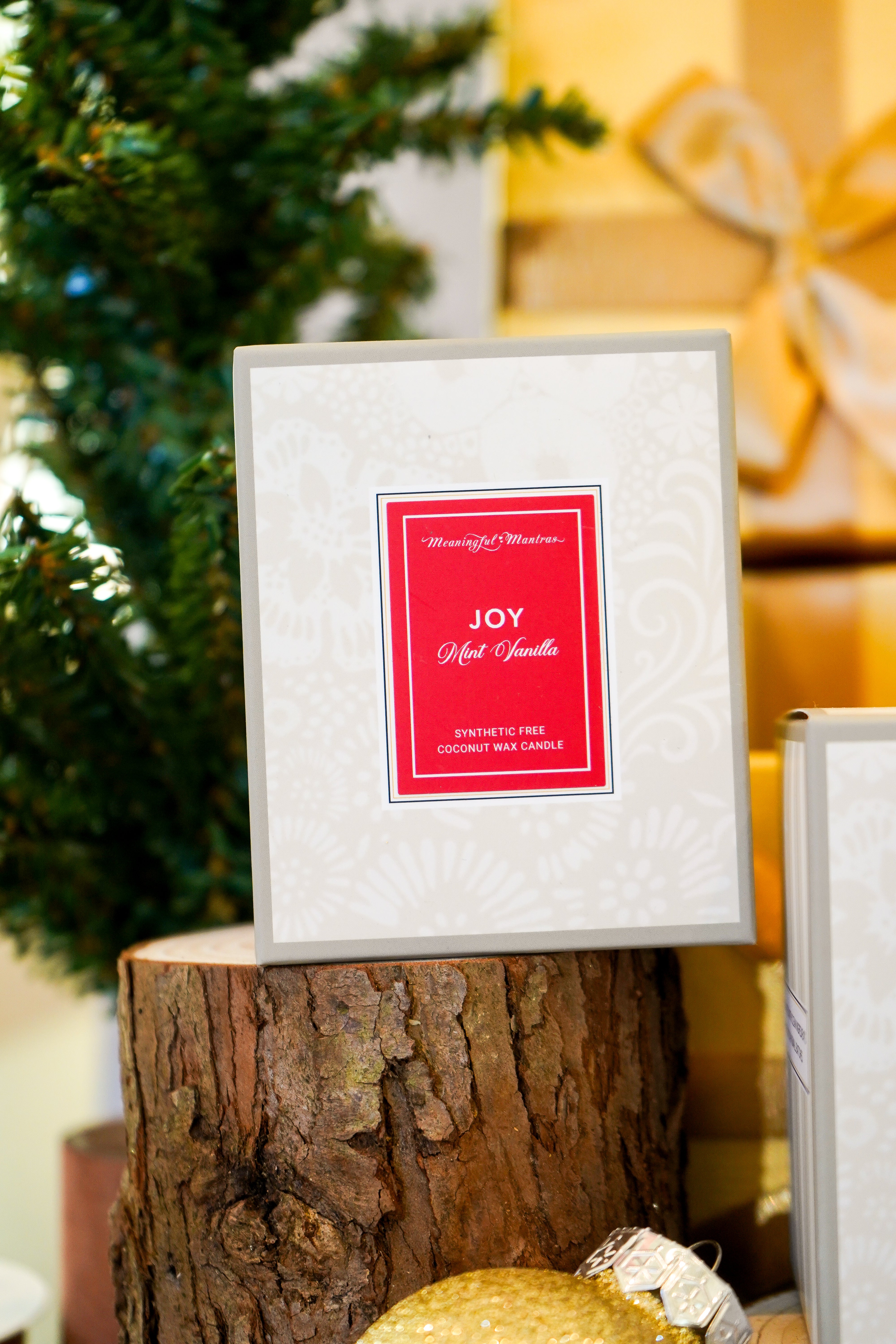 Joy Mint Vanilla Candy Cane Natural Candle 8oz Kaia Collectionimage-alt