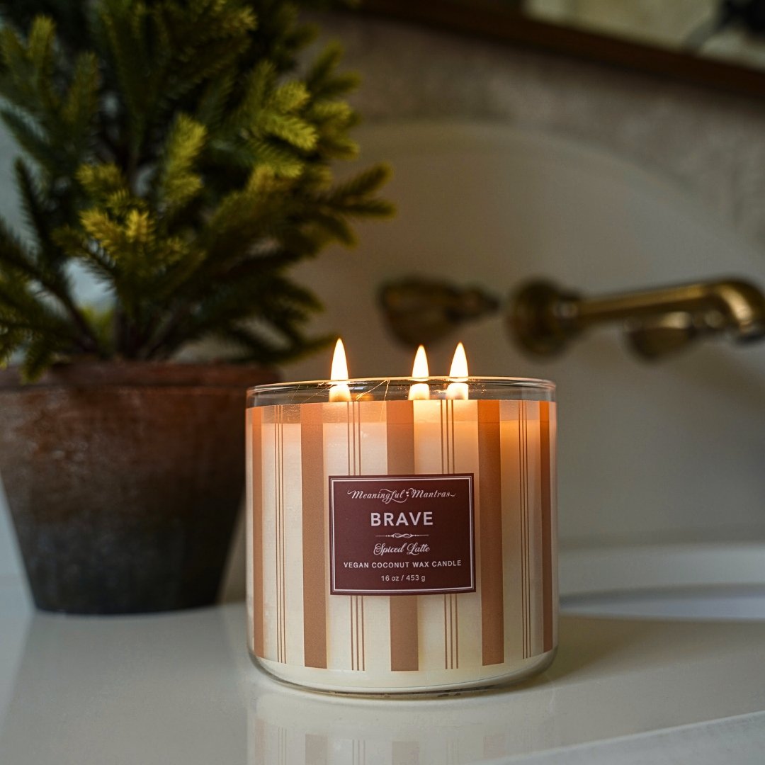 Festive 3-Wick Spiced Latte 16oz Candleimage-alt