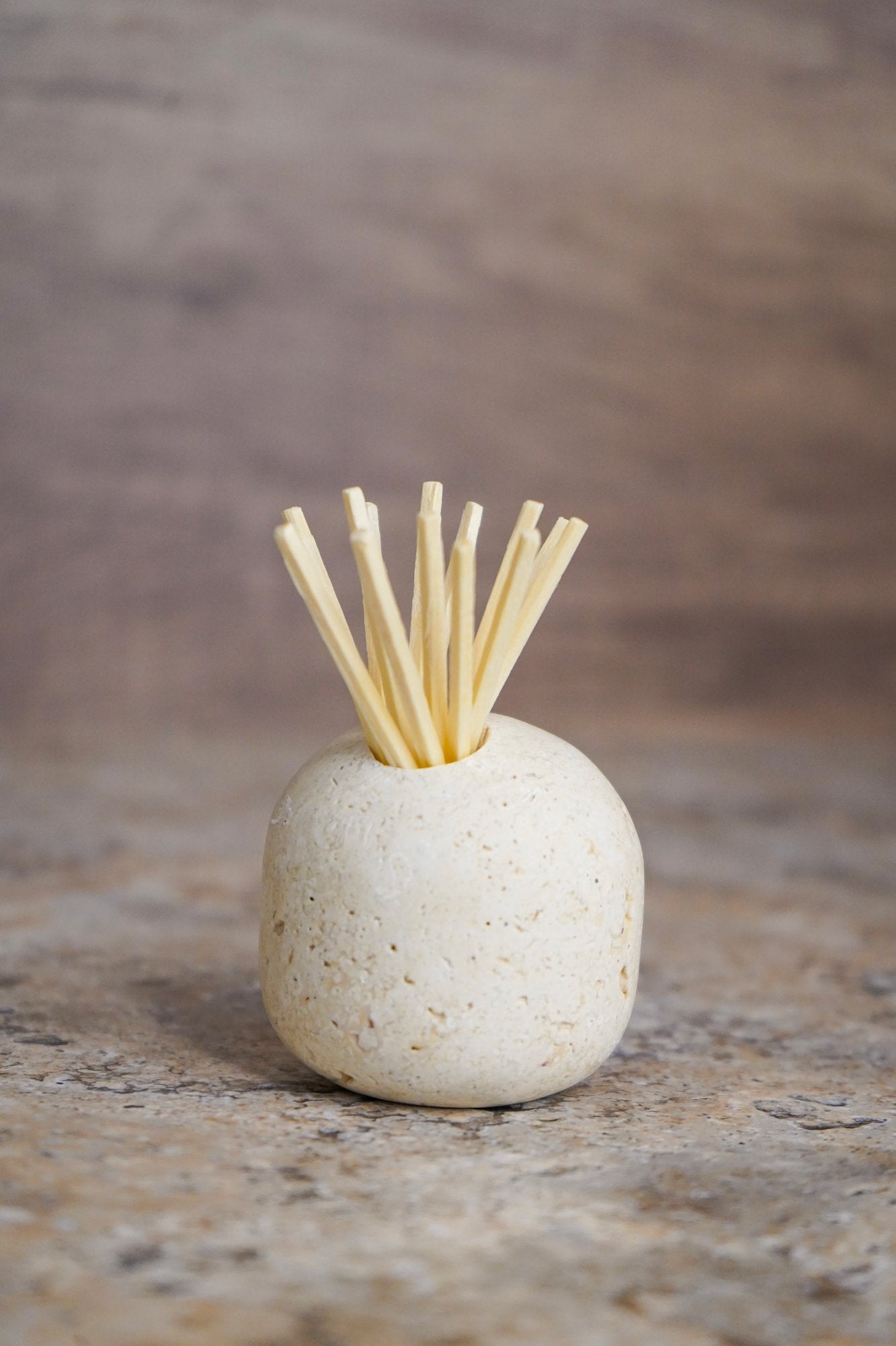 Harlow Ceramic Match Holderimage-alt